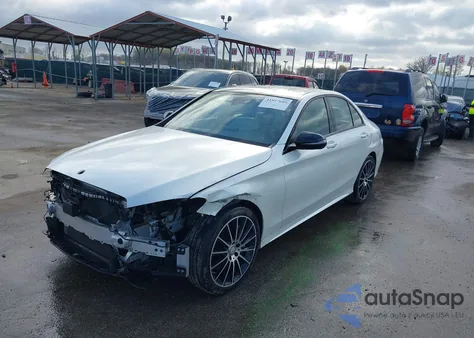 2017 Mercedes-Benz C 300 4Matic/Luxury 4Matic/Sport 4Matic из США, поврежденный, VIN 55SWF4KB7HU195685